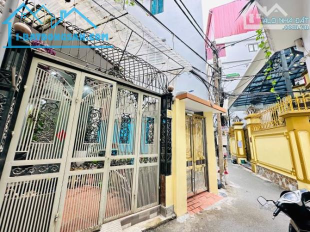 Nhà dân xây Trần Quốc Vượng, Cầu Giấy, tương lai mặt phố, ngõ thông, 44m*4 tầng, 9,x tỷ