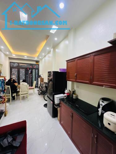 Lạc Long Quân 30/34m2, 5 Tầng, Ở Ngay, Ô Tô 4 Chỗ Qua Nhà, Ngõ Thông, Gần Hồ Tây, 9.85 Tỷ