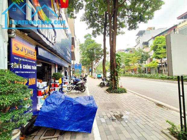 Mặt Phố VIP Phố Lạc Long Quân 335m2 Full Thổ Cư Mt 12m Nở Hậu Thoáng View Trọn Hồ Tây