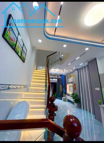 Bán nhà mới 3.4*11m hẻm Hưng Phú P10Q8 P.Chánh Hưng full nội thất