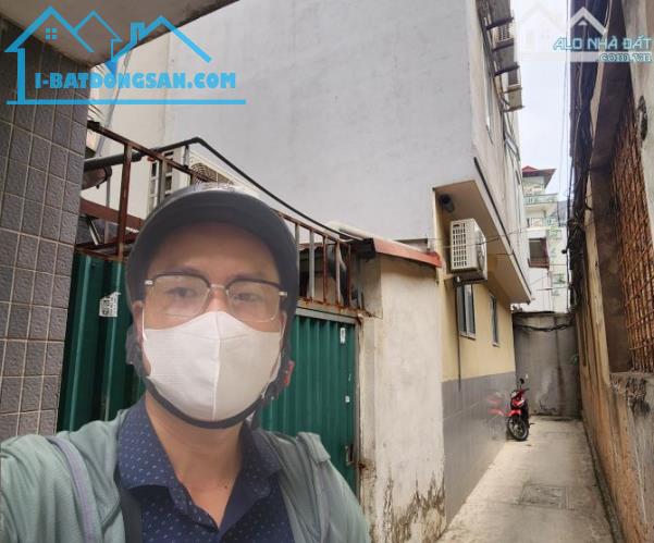 Hiếm, nhà cấp 4 Nguyễn Đình Hoàn, thông phùng chí kiên, vị trí vàng 39m, giá 7,9 tỷ