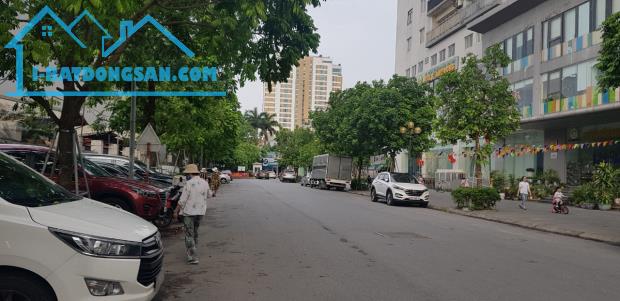 Bán đất phân lô ngõ 156 Võ Chí Công Tây Hồ 400 triêu/m2. Mặt tiền gần 10m DT 200m2 trươc