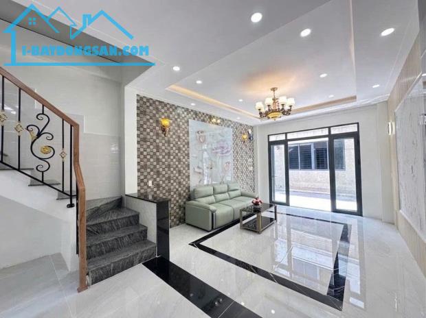 Nhà Tân Bình – Trường Chinh, nở hậu ở ngay – KD, ngang hơn 4m – dài 17m – hơn 11 tỷ