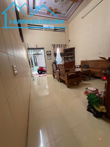 NHÀ DÂN XÂY PHỐ TÔ HIỆU 65m2* 3 TẦNG - 3TỶ3