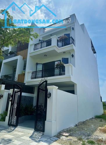 Bán nhà 3 tầng 100m2 lô 39 đường số 94 Gói 5 KĐT Mỹ Gia, full nội thất.