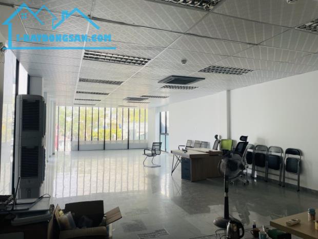 Tòa nhà MT Trần Não – Dt 319m² (8 x 58m) x 5 tầng – Dòng tiền 350 tr/th