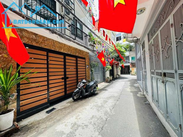 Tòa căn hộ phố Khương Trung 96m2, 8T, MT5m ô tô qua 2 mặt thoáng dòng tiền 160tr/tháng
