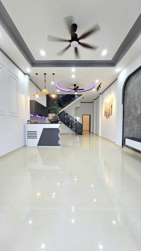 Bán nhà 1 trệt 1 lầu 1 xẹc Nguyễn Ái Quốc, gần Giáo Xứ Bắc Hải, Hố Nai, 97m2, giá 3 tỷ 900