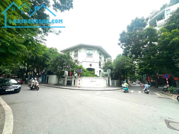 BÁN BIỆT THỰ KĐT TRUNG HÒA. ĐƯỜNG HOÀNG NGÂN. 310M2 - 4 TẦNG. LÔ GÓC.