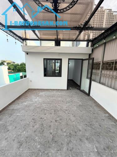 Phân Lô Trần Quốc Hoàn 35/42m2, 7 Tầng, MT 4m, Ở Ngay, Ô Tô, Gara, Thang Máy, 17.5 Tỷ
