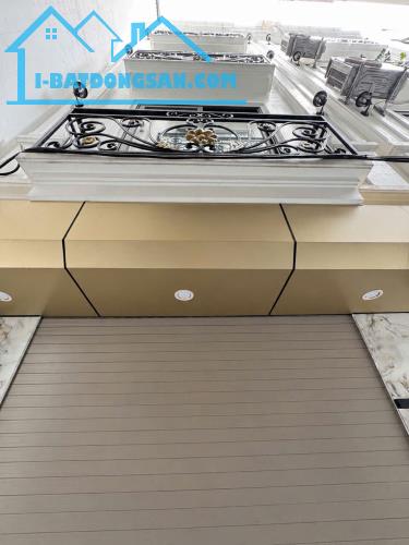 🏡Hiếm, Chỉ 6 tỉ, Nhà mới 5 tầng, Ô tô đỗ cổng - Trung Tâm Long Biên Ngõ nông, rộng thoáng