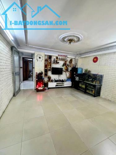 Nhà Tân Bình hiếm bán - Đồng Đen, 5 tầng ở ngay - KD, ngang 4m - dài 16m - hơn 19 tỷ
