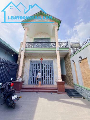 Bán nhà 1 trệt 1 lầu gần Cty ChangShin, Thạnh Phú, Vĩnh Cửu, 274m2, giá rẻ chỉ 3 tỷ 500.