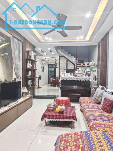 MẶT PHỐ PHƯƠNG LƯU – 138,7M² – MT 5,2M – NHÀ 4 TẦNG – CHỈ 9,5 TỶ