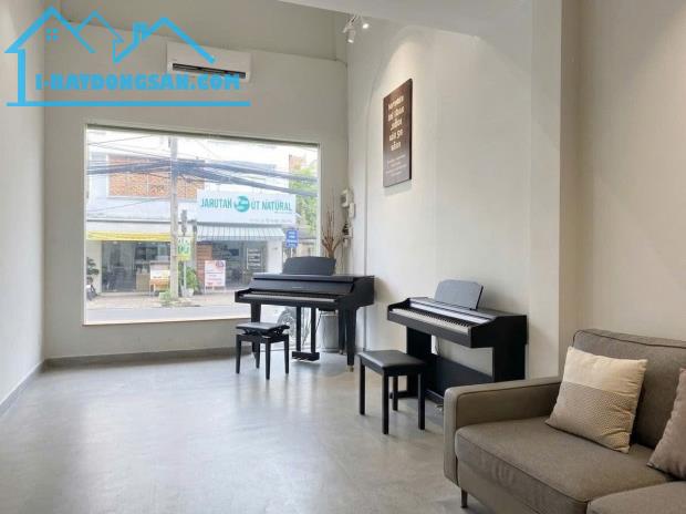 Nhà MTKD Tân Phú – 4 tỷ, Khuông Việt - 2 tầng ở ngay – tiện cho thuê KD, ngang 4m – 52m2