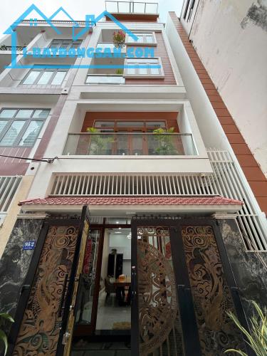 Bán nhà 5 tầng 56,8m2 có thang máy hẻm Bạch Đằng,khu trung tâm du lịch NT, cách biển 300m