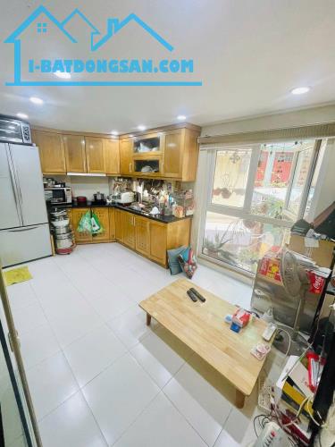 Nhà đẹp đầu ngõ Lò Đúc, giá 10.8 tỷ, 26m2x5T, lô góc, ẢNH THẬT