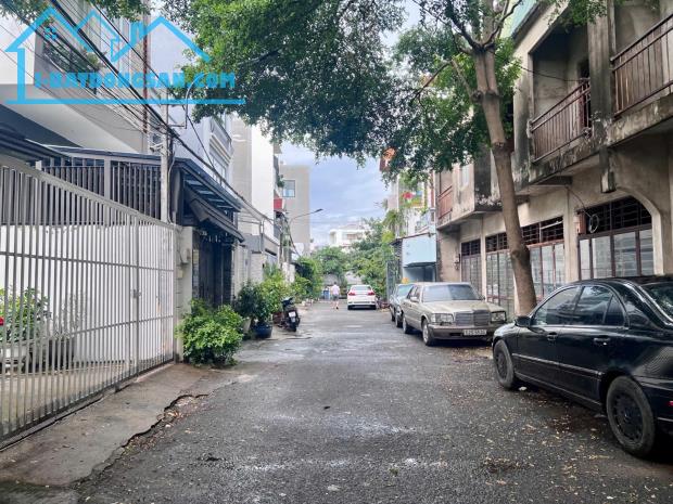 NGAY ĐH GIAO THÔNG VẬN TẢI LÊ VĂN VIỆT - 96m2 - 3 TẦNG BTCT - DOANH THU 25TR/THÁNG