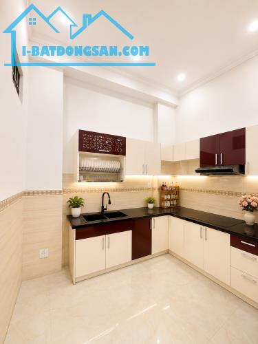 Bán nhà đường Hiệp Bình Thủ Đức - DT 75m2 - lô góc - tiện kinh doanh - 8.19 tỷ
