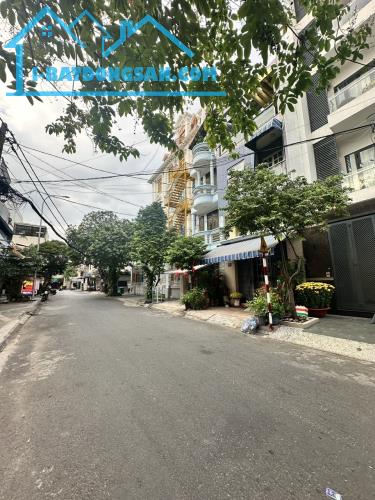 Bán nhà hẻm đẹp 12m thông đường Tân Sơn Nhì - DT : 8x20m - trệt 2 lầu - Giá : 22 tỷ TL