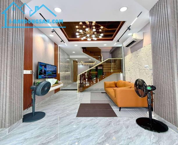 Bán nhà HXT kinh doanh Lê Văn Sỹ, P. Tân Sơn Hoà, TP HCM, 36m2, 2 tầng, giá rẻ