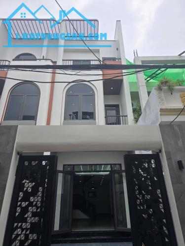 BÁN NHÀ 3 TỶ 650 TRIỆU, NGÕ Ô TÔ ĐỖ CỬA ĐƯỜNG NGUYỄN KHUYẾN, 75 M2 x 3 TẦNG