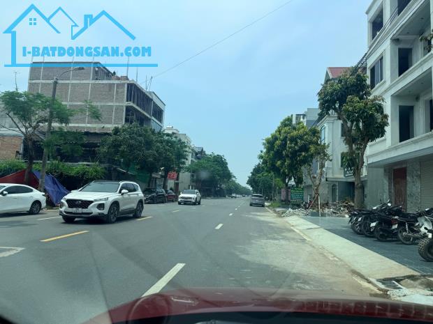 Bán 117m đất Lô góc kinh doanh đỉnh,mt:10m,giá: 8.8 tỷ.