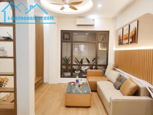 Ngọc Khánh - Siêu phẩm 60m² MT 5,8m - 3 gác thông - 50m ô tô -Hàng xóm Lotte - 13,8 tỷ