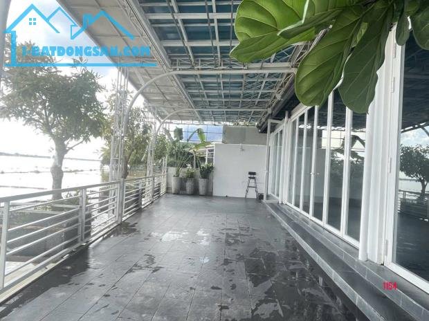 Giá 16 tỷ. Nhà 1T 2L view sông Đồng Nai-mặt tiền CMT8 trung tâm Biên Hòa. 13,2x21m SHR.