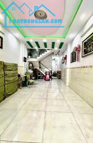 Nhà Tân Phú – Trịnh Đình Trọng, 5 tầng - ngang hơn 4m - dài gần 18m - hơn 14 tỷ.