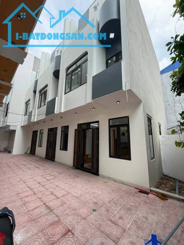 BÁN NHÀ 2 TỶ 690 TRIỆU, NGÕ ĐƯỜNG ĐIỆN BIÊN, 122 M2 x 3 TẦNG CÓ PHÒNG NGỦ TẦNG 1