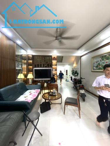 NHÀ ĐẸP PHỐ KIỀU SƠN ĐƯỜNG NHỰA Ô TÔ ĐỖ CỬA