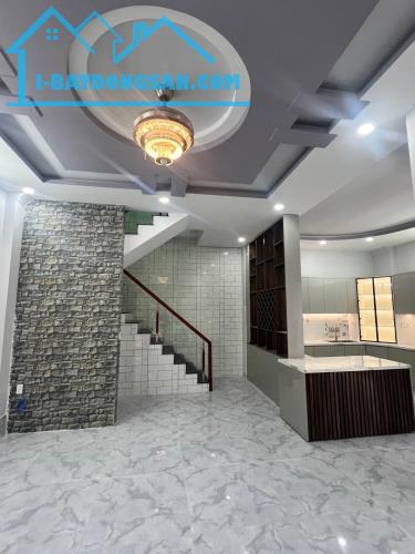 Bán nhà Phạm Văn Đồng Thủ Đức, DT 7x11 nở hậu, hxh thông, giá 8.9 tỷ