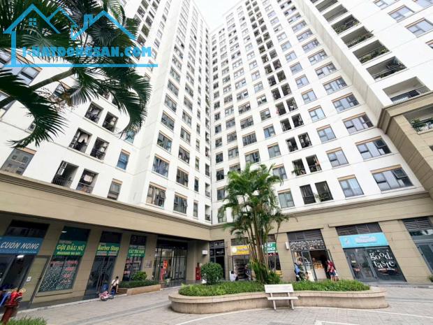 Bán chung cư HomeLand Long Biên, DT 60 mét, 2 ngủ, 2 vệ sinh, sổ đỏ chính chủ 3.9 tỷ
