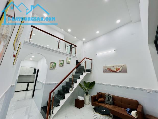 Giảm 500 triệu, nhà Đường Số 19, Bình Tân 55m², HXH thông kế AEON Tân Phú chỉ 4.X tỷ. NGON