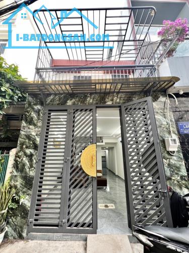 Nhà đẹp 2 tầng Trương Phước Phan-nội thất xịn xò