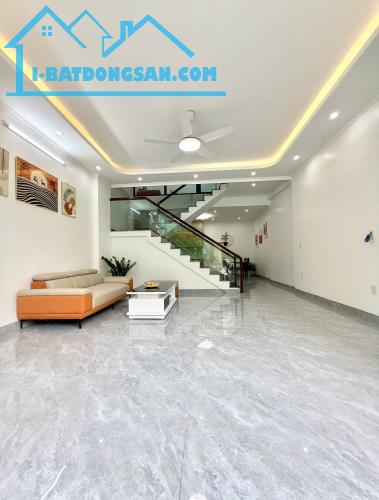 Bán nhà xây mới tại phố Khúc Hạo - ngay gần AEON MALL, có gara để ô tô 🚘53m2 - 4tỷ45