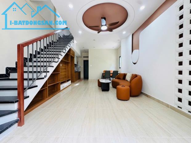 Nhà Tân Bình - Thiên Phước, 2 tầng - ở ngay - ngang hơn 4m - dài 10m – hơn 6 tỷ.