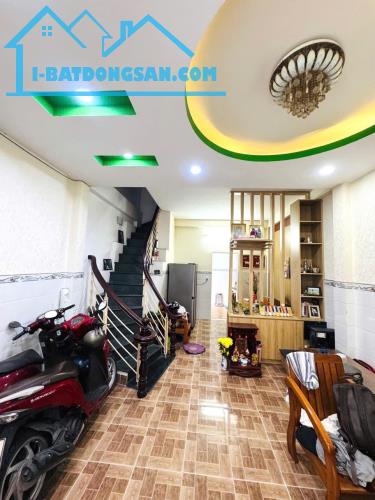 Nhà mới 3 tầng BTCT Trần Văn Ơn, Tân Phú 3PN cách MT 30m sầm uất, đủ tiện ích chỉ 4.X tỷ.