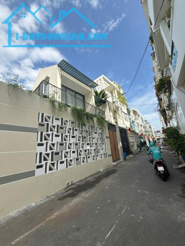 NGAY VICOM VÕ VĂN NGÂN - NHÀ C4 - 90M2 - NGANG 6.1M ĐƯỜNG XE HƠI