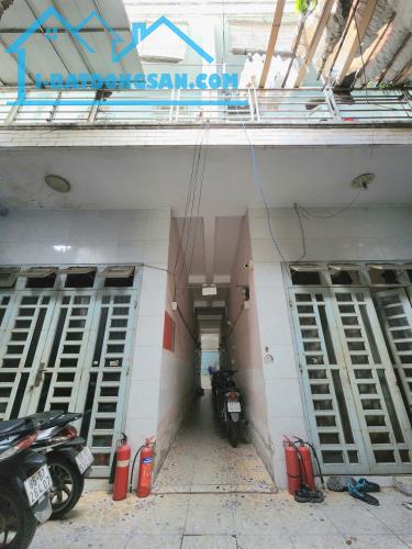 MẶT TIỀN ĐƯỜNG ĐÌNH PHONG PHÚ - 195m2 - 16 PHÒNG CHO THUÊ 3 TẦNG NGANG 8M - 16T