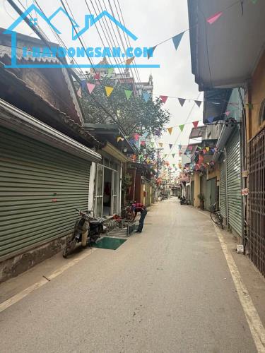 BÁN NHÀ 7 TẦNG THANG MÁY PHAN PHÙ TIÊN – ĐỐNG ĐA – 2 THOÁNG – CÁCH PHỐ 100M – GIÁ HƠN 9 TỶ