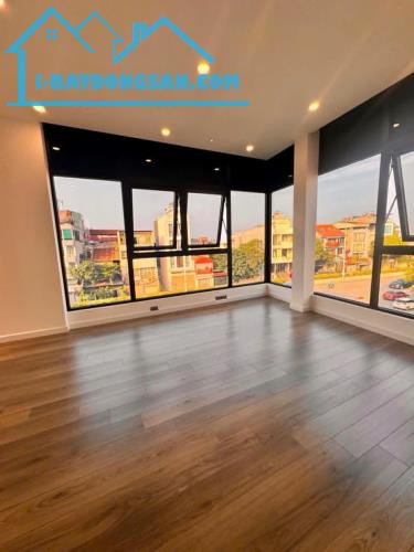 Bán nhà 5 tầng mặt phố Âu Cơ , diện tích 40m2,giá 22 tỷ