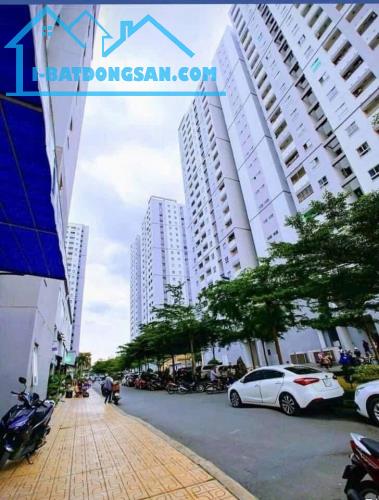 Hot hot Bán căn sổ hồng tại HQC Plaza, 55m2 2PN 1,450. Có hỗ trợ vay ngân hàng. Trống sẵn