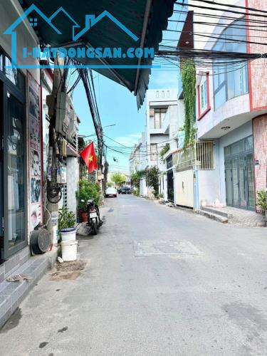 Bán nhà kiệt Tôn Đản thông Bùi Hiển 58m2, 2 tầng mới đẹp, ô tô 6m, giá 3,65 tỷ