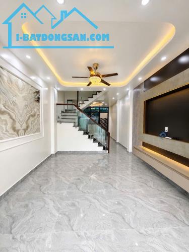BÁN NHÀ PHỐ ĐÌNH ĐÔNG MỚI XÂY SÂN CỒNG CỰC RỘNG 56M2 - 2TỶ970