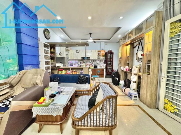 HẺM XE HƠI CẠNH NHÀ - PHAN ĐĂNG LƯU - PN - 4 TẦNG ĐÚC - 5PN - NỞ HẬU L ĐẸP - CHỈ 8.5 TỶ