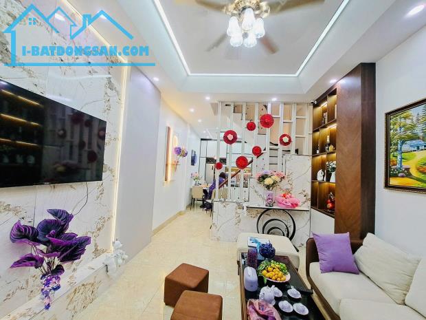 BÁN NHÀ GẦN PHỐ HỒNG MAI – BẠCH MAI, 4 TẦNG NỘI THẤT ĐẸP, GẦN MẶT NGÕ ĐƯỜNG Ô TÔ RỘNG.