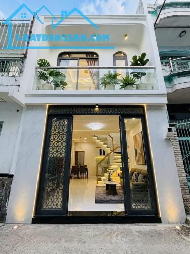 NHÀ 2 TẦNG MỚI 100% FULL NỘI THẤT XỊN - 40M2 HẼM Ô TÔ NGAY MẶT TIỀN LUÔN GIÁ CHƯA TỚI 6 TỶ