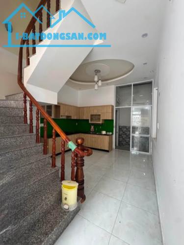 Cho thuê hoặc bán nhà hẻm Lương Văn Can phường 2 (cũ), P.Vũng tàu, tp Hồ Chí Minh